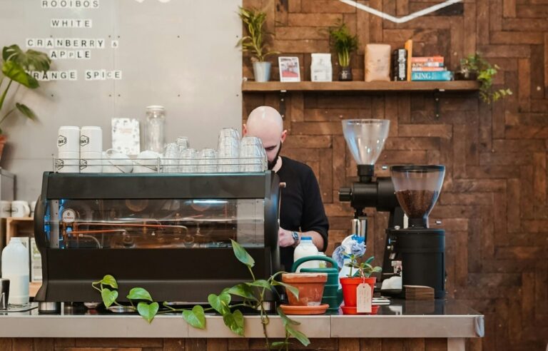 How Small-Budget Coffee Shops in Bali Can Compete with High-Investment Cafes